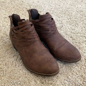 Brown boots size 7.5